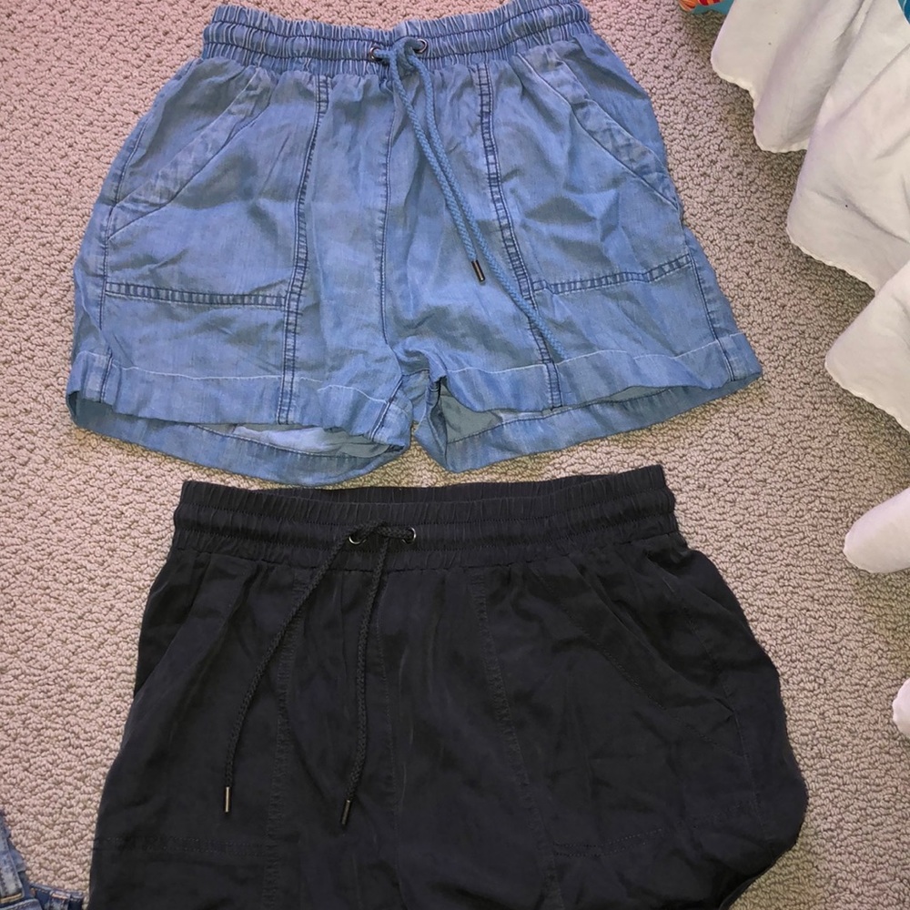 2 pairs of Universal Thread shorts (size XS)